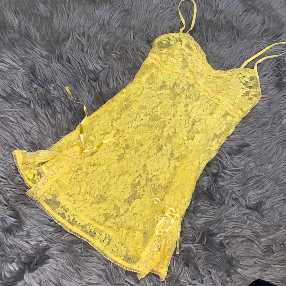 Victoria’s Secret yellow chemise size XS